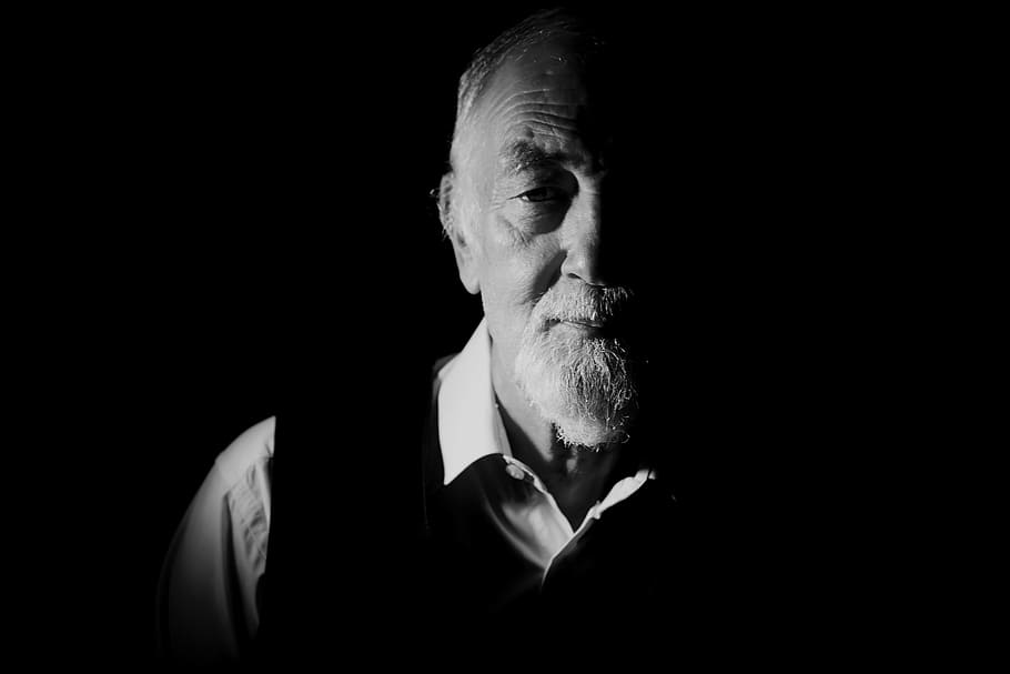 grayscale photo of man, beard, dark, face, old, black and white HD wallpaper