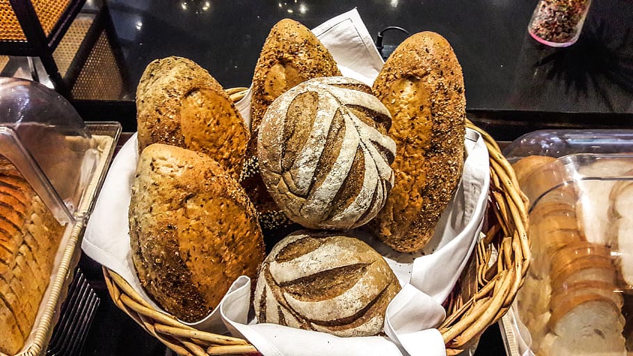 brown breads in basket, breakfast, food, food and drink, freshness HD wallpaper
