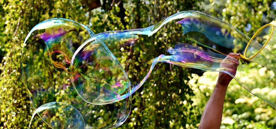 Soap Bubble, Huge, large, make soap bubbles, wabbelig, iridescent HD wallpaper