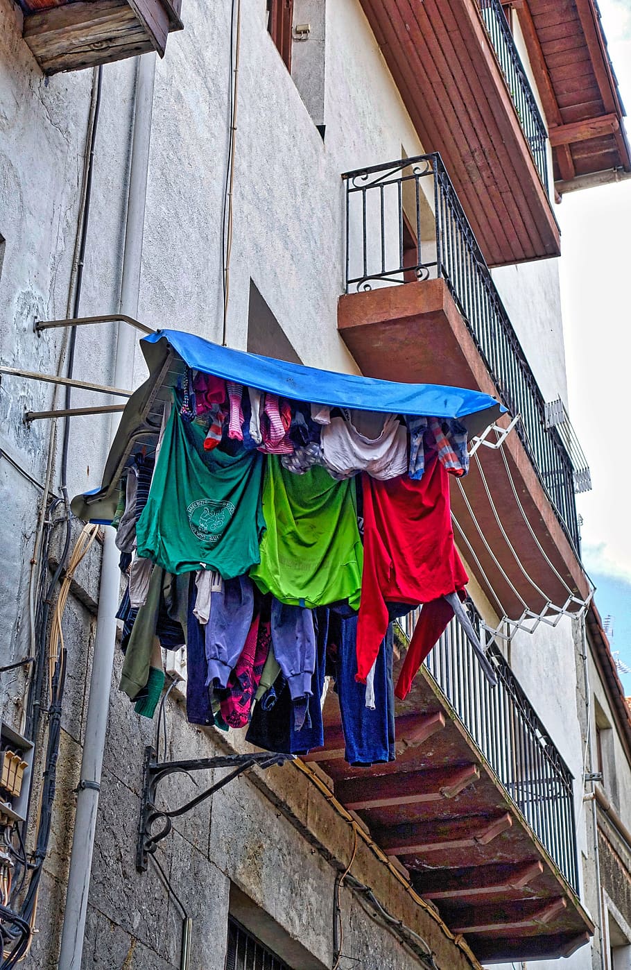 laundry, drying, washing, hanging, clothes, colorful, domestic HD wallpaper