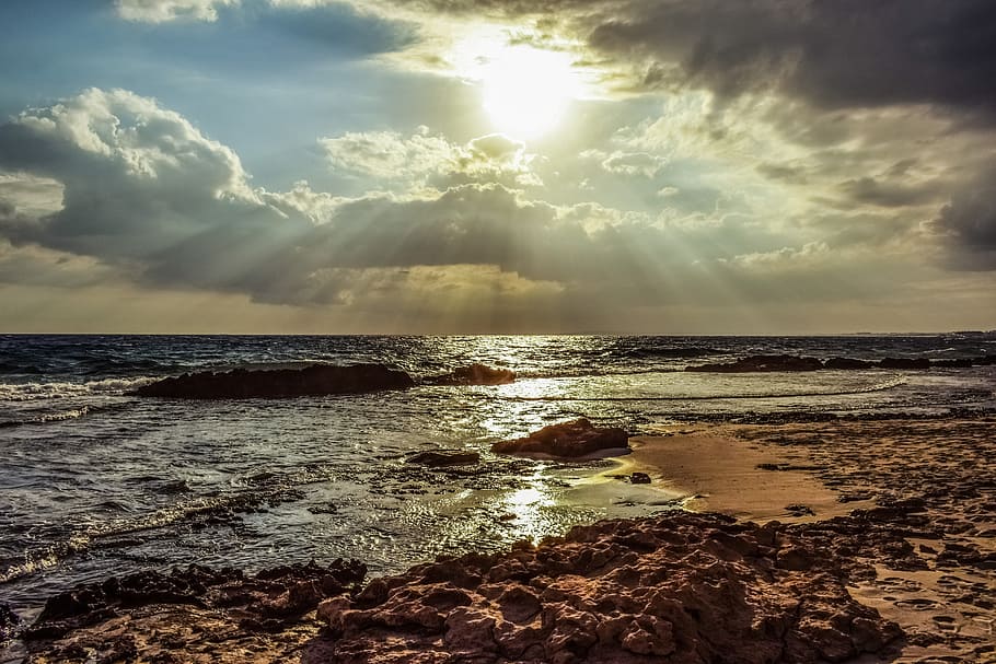 body of water waving under sunrise, sunset, sunshine, sunbeam HD wallpaper