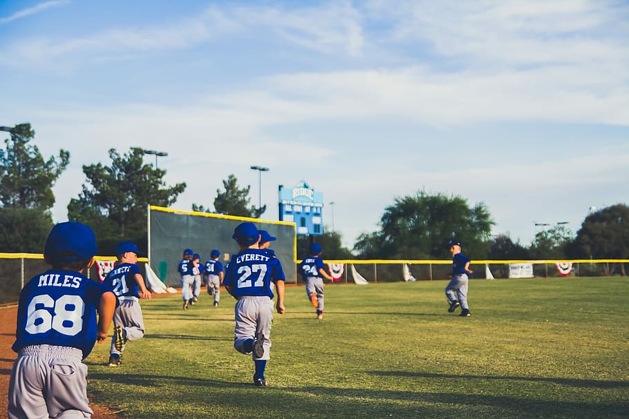 boy running on green grass, children playing baseball on field HD wallpaper