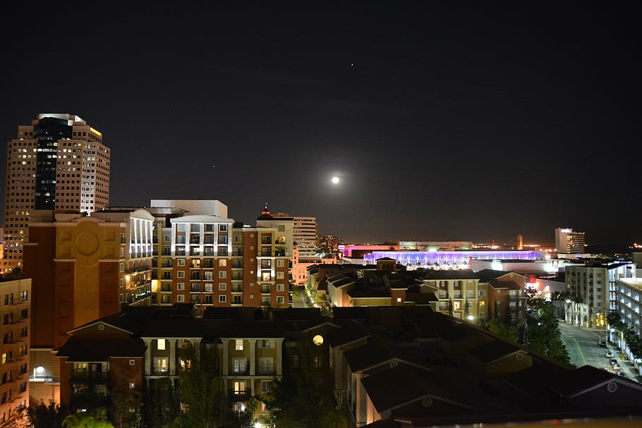 skyline, moon, city, night, cityscape, architecture, downtown HD wallpaper