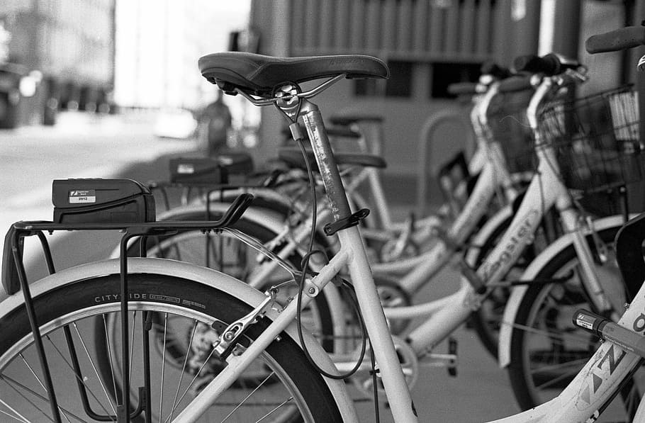 City, Blackandwhite, filmphotography, analog, bikes, bicycles, HD wallpaper