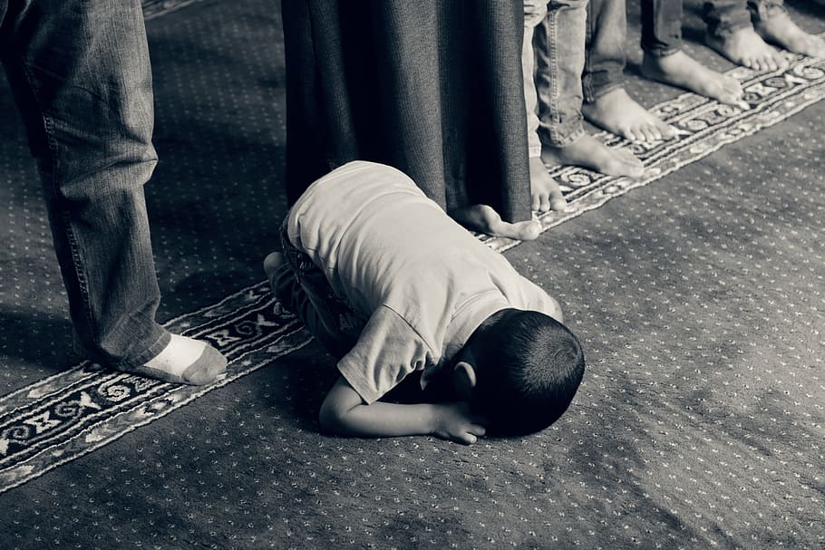 boy in t-shirt praying, kid, muslim, islam, faith, religious