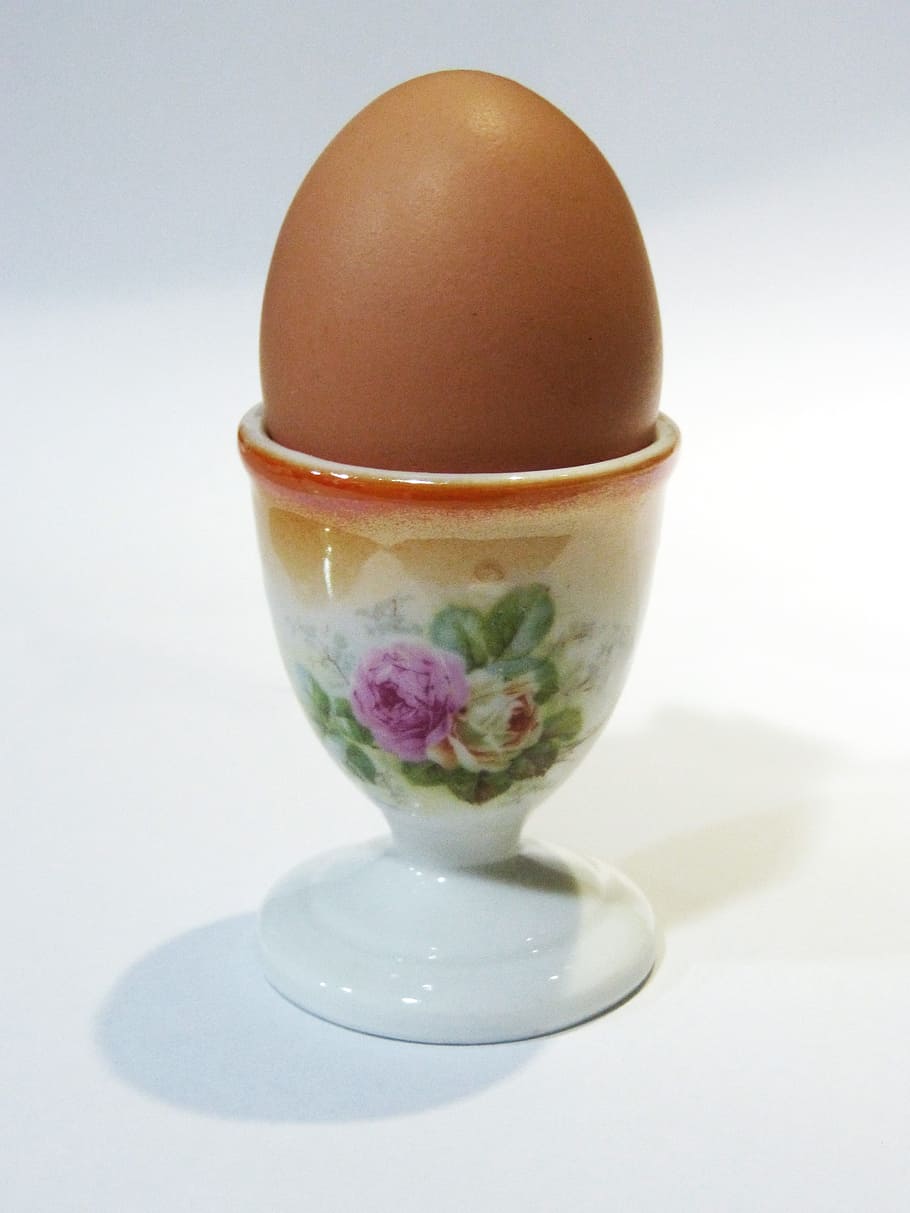 egg, egg cup, boiled egg, porcelain, old, vintage, studio shot HD wallpaper