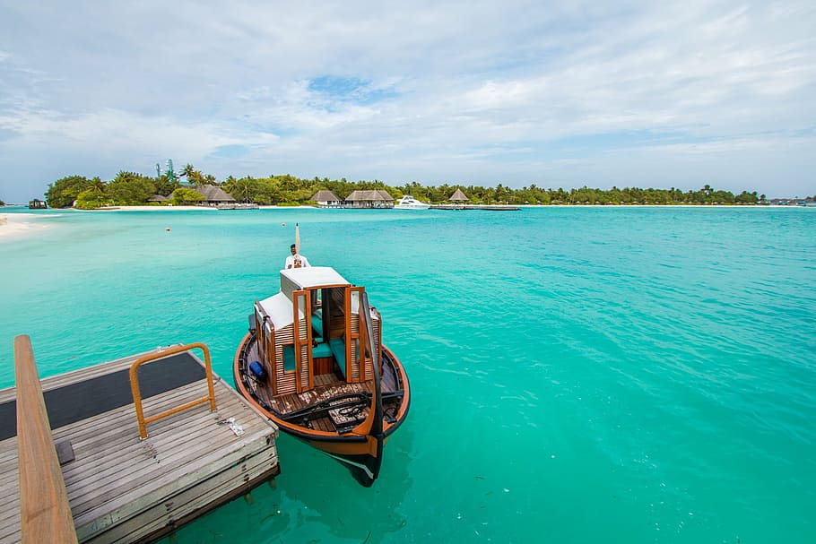 boat on green body of water, ship, maldives, ocean, sky, cloud - sky HD wallpaper