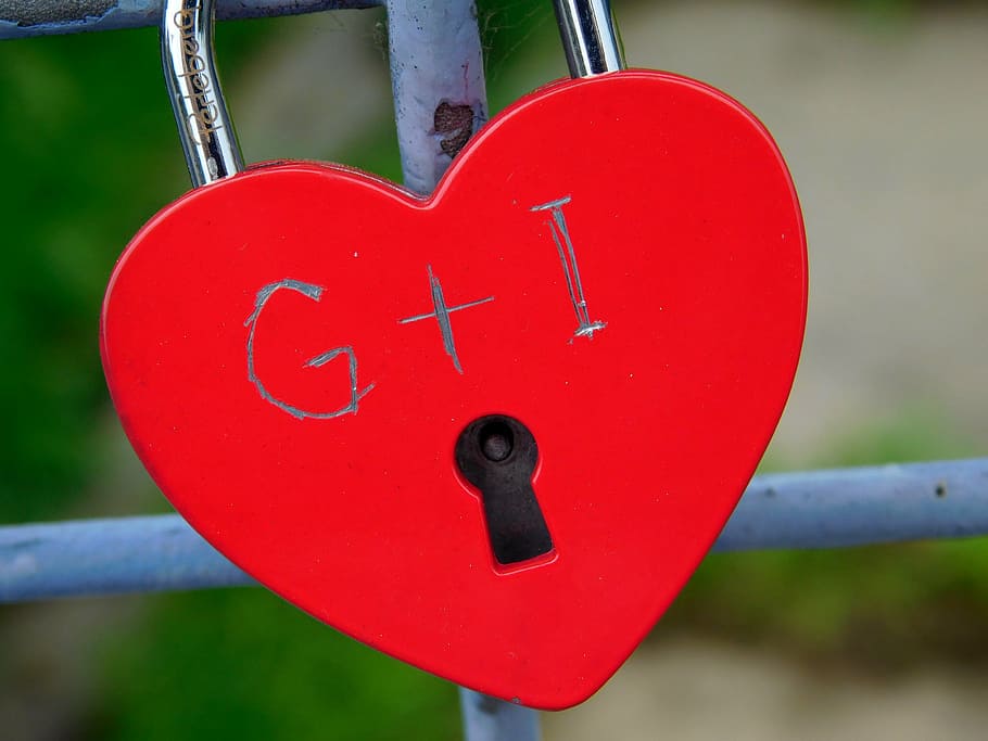 red padlock on gray metal fence, love castle, love sign, love symbol, HD wallpaper
