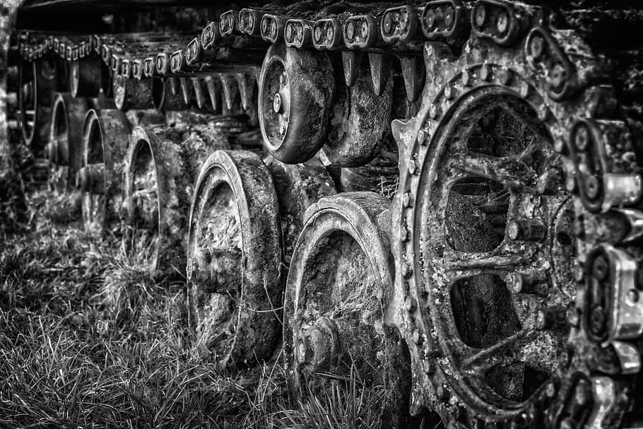 grayscale photo of continuous track of vehicle, chains, panzer HD wallpaper