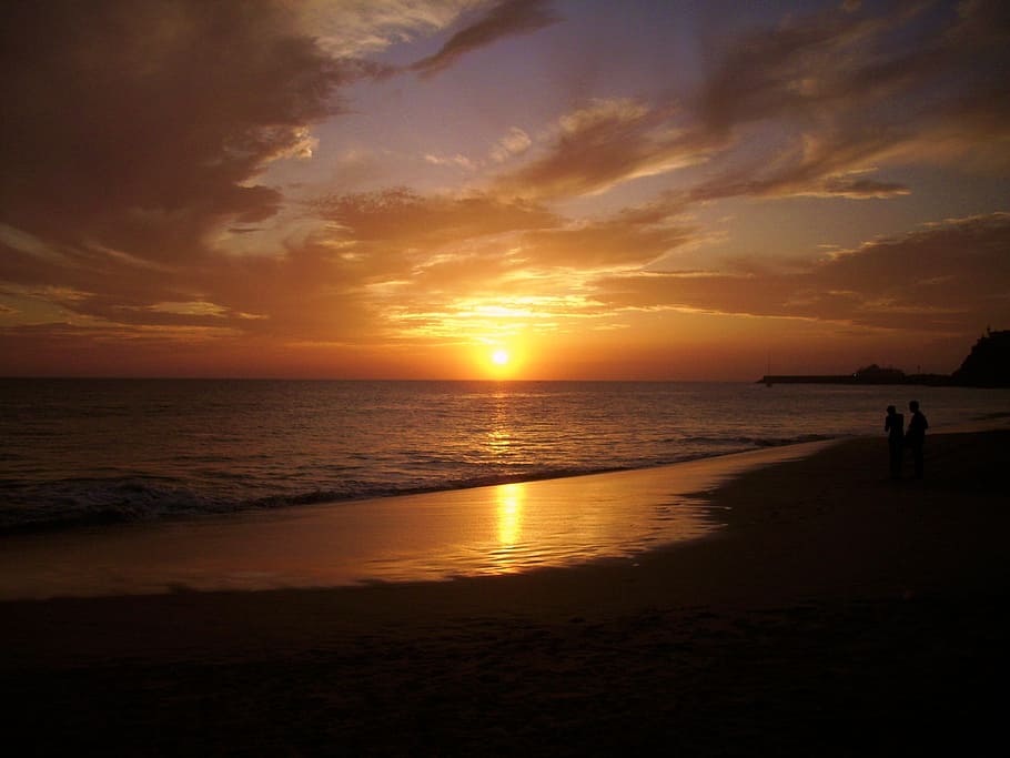 silhouette of two person on seashore, sunset, sky, clouds, holiday HD wallpaper
