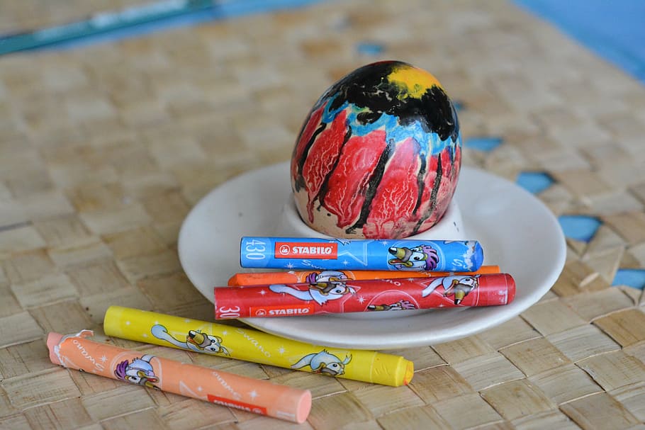 easter egg, painting, multi colored, food, table, indoors, art and craft HD wallpaper