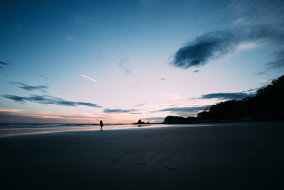 people, dark, sky, clouds, sunset, coast, beach, sea, water HD wallpaper