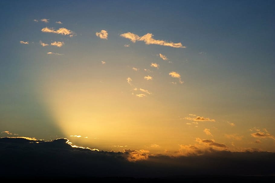 sunset, clouds, sky, light, rays, interesting, nature, sunlight HD wallpaper