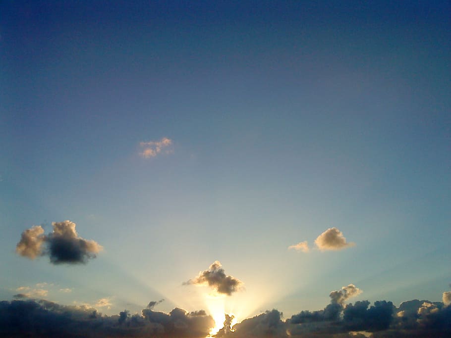 sun, sun beams, sky, sunset, light, cloud - sky, beauty in nature HD wallpaper
