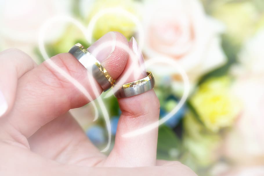 wedding rings, roses, background, thumb, heart, love, romance, HD wallpaper
