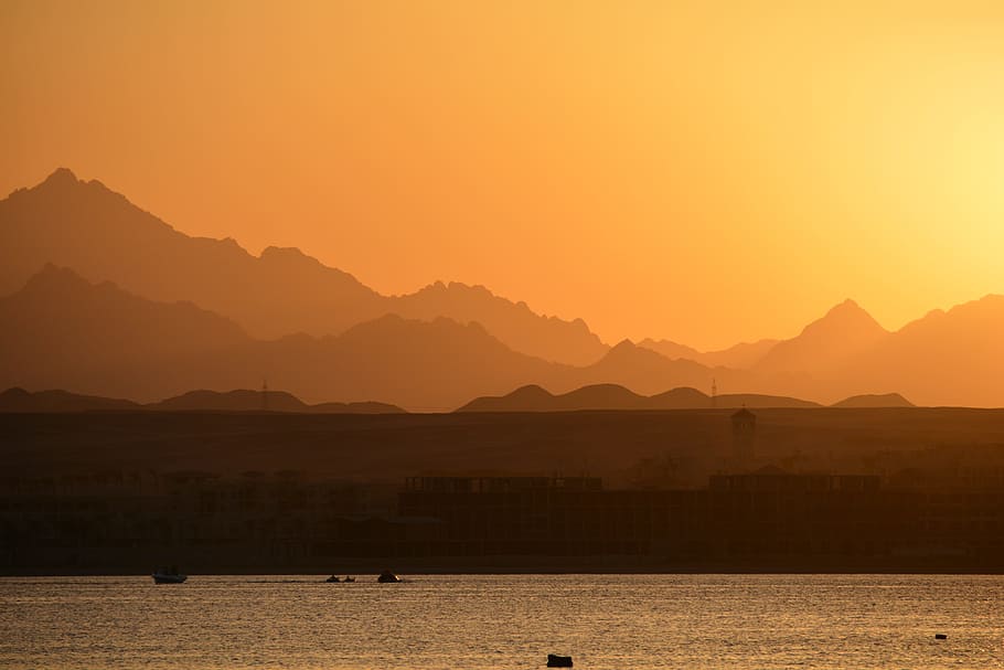 silhouette photography of mountain and building, mountains HD wallpaper