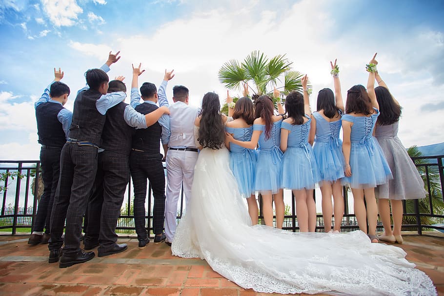 people gathering beside black fence, marry, married, happy HD wallpaper