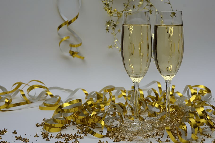 two flute glasses with liquor, new year's eve, new year's greetings, HD wallpaper