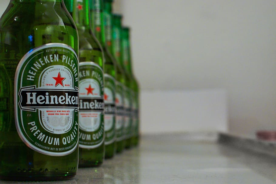 Heineken bottle lot, beer, green, drink, drinking, soft, fresh, HD wallpaper