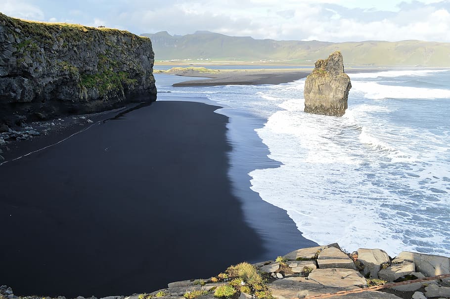 Black Sand and Blue Waves, rock monolith beside water, beach HD wallpaper