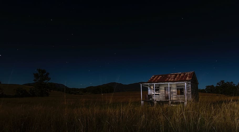 long exposure photograph of house on grass field, night, evening, HD wallpaper