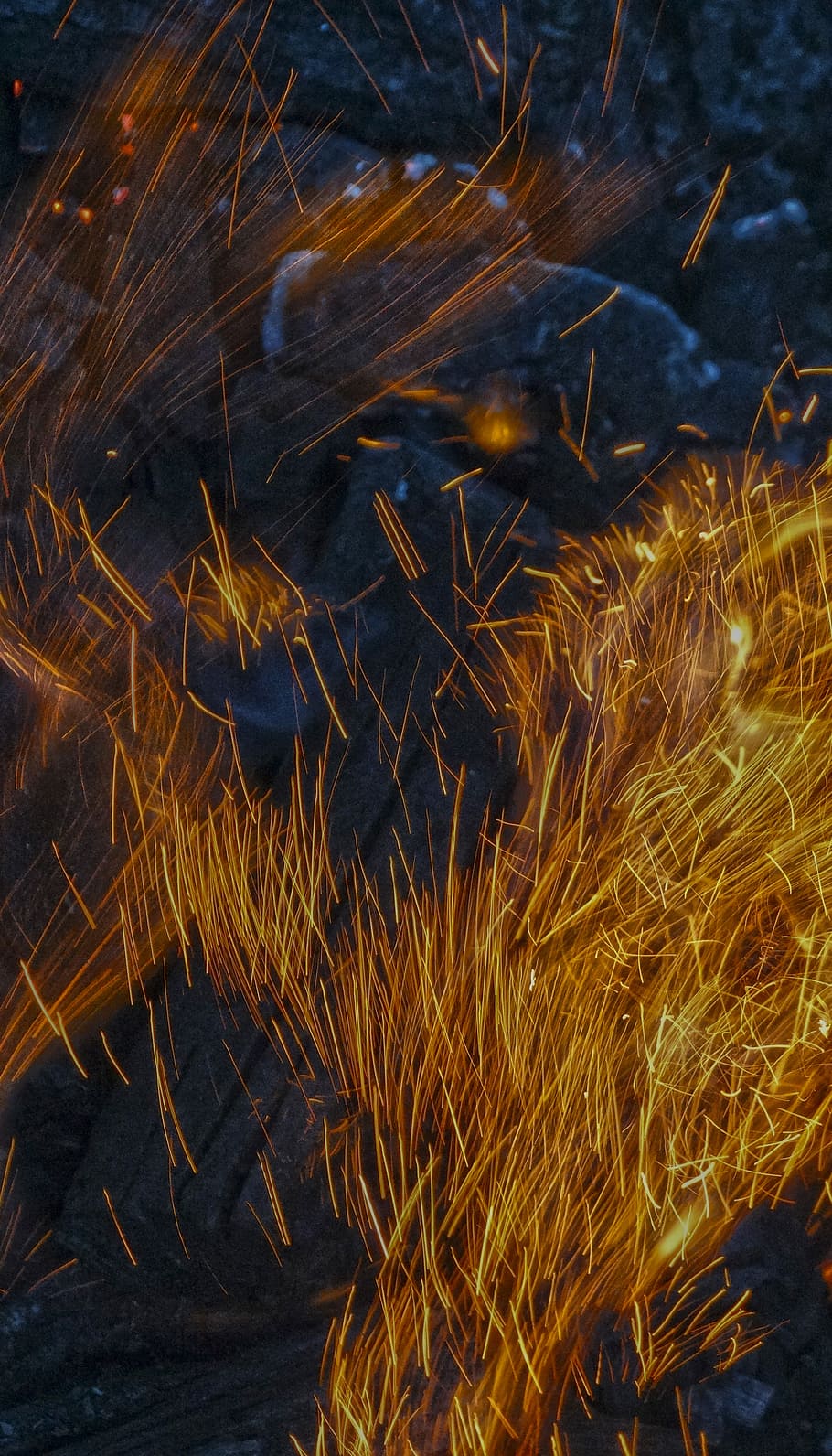 Spark, Koster, Night, Campfire, burn, fever, coals, burned HD wallpaper