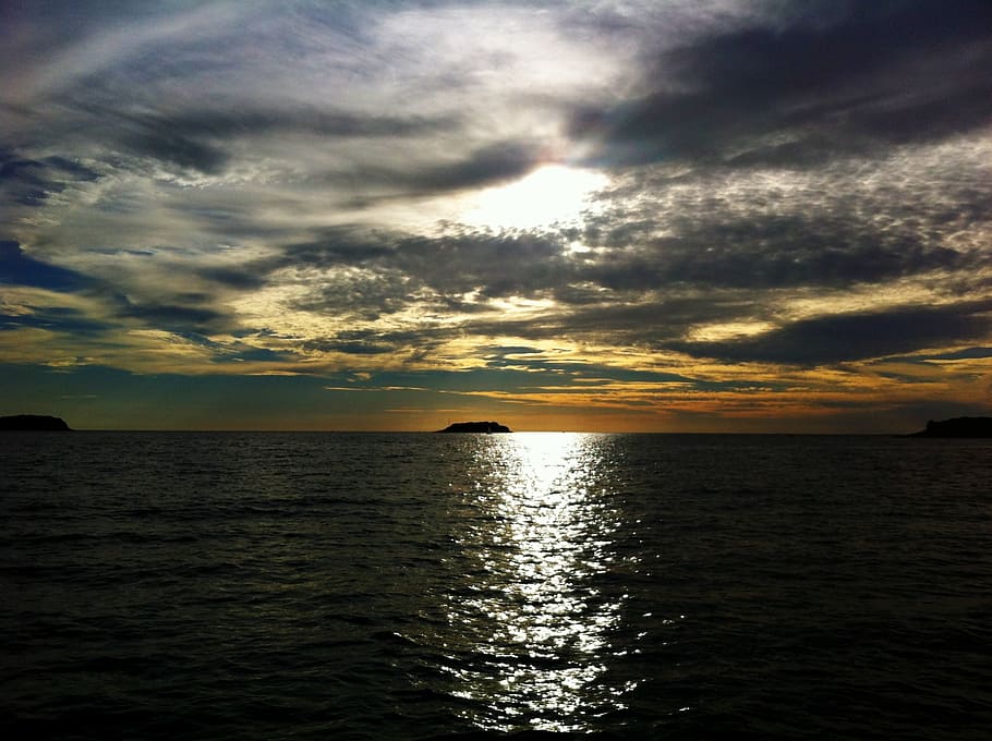 body of water during sunset, clouds, sky, afterglow, nature HD wallpaper