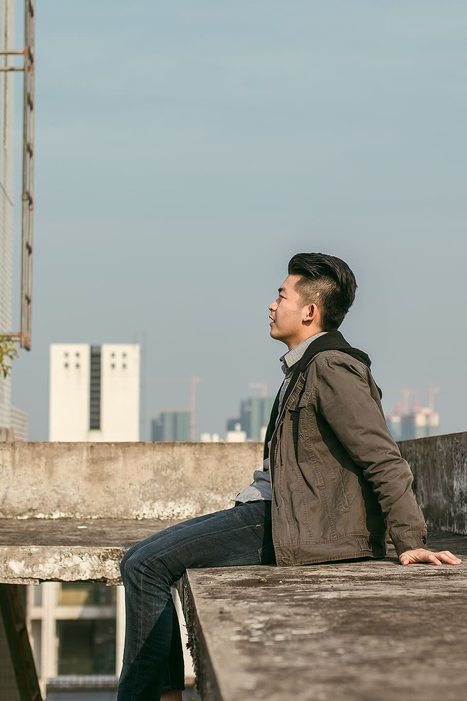 the rooftop, university, confused, one person, building exterior HD wallpaper