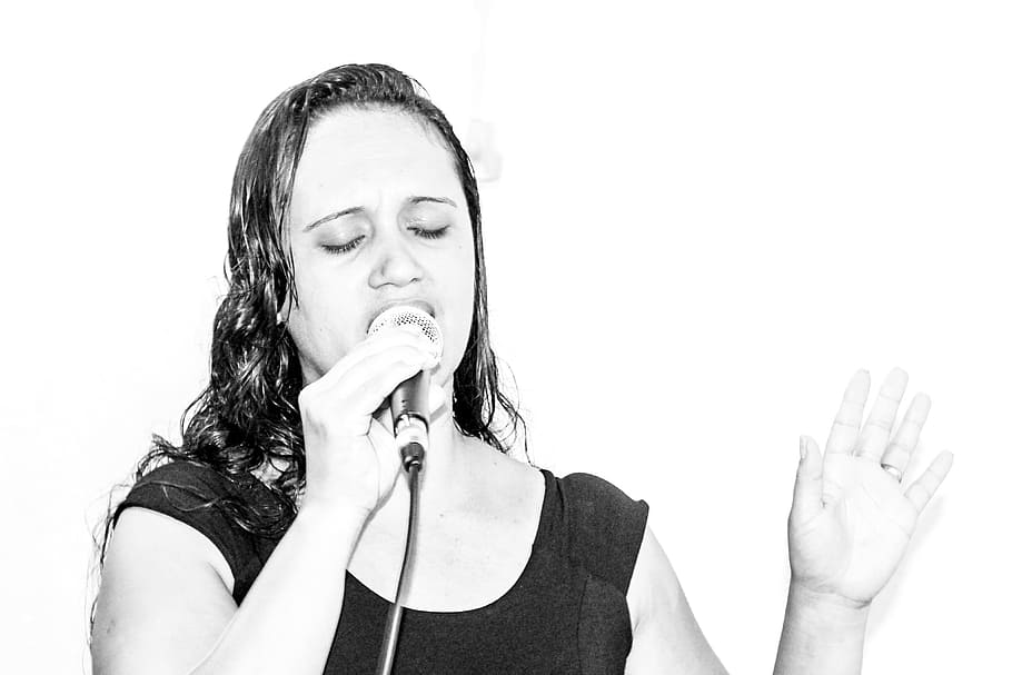 grayscale photo of woman singing, Singer, worshiping, only women HD wallpaper