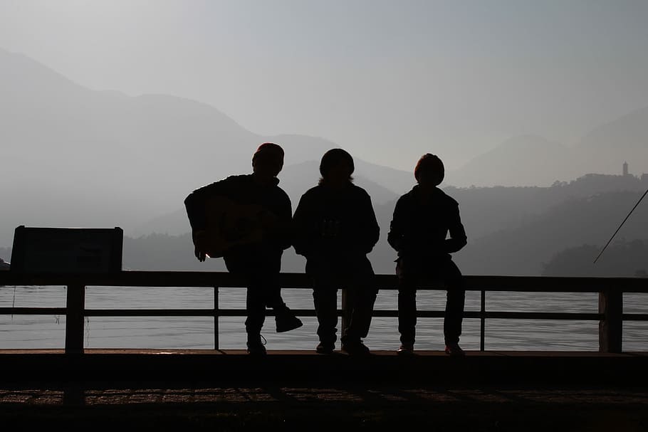 Lakeside, Boy, Friendly, Silhouette, evening, fog, standing HD wallpaper