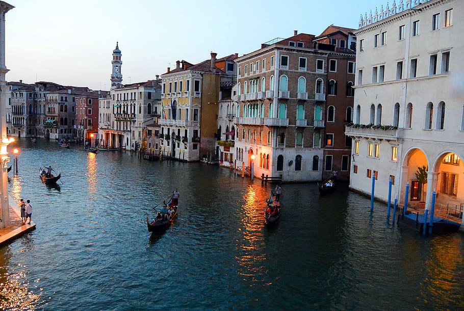 people riding on boat near buildings at datytime, gondolas, canale grande, HD wallpaper