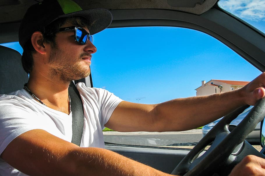 man driving, surfer, sunglasses, cap, bus, vw, summer, dom HD wallpaper