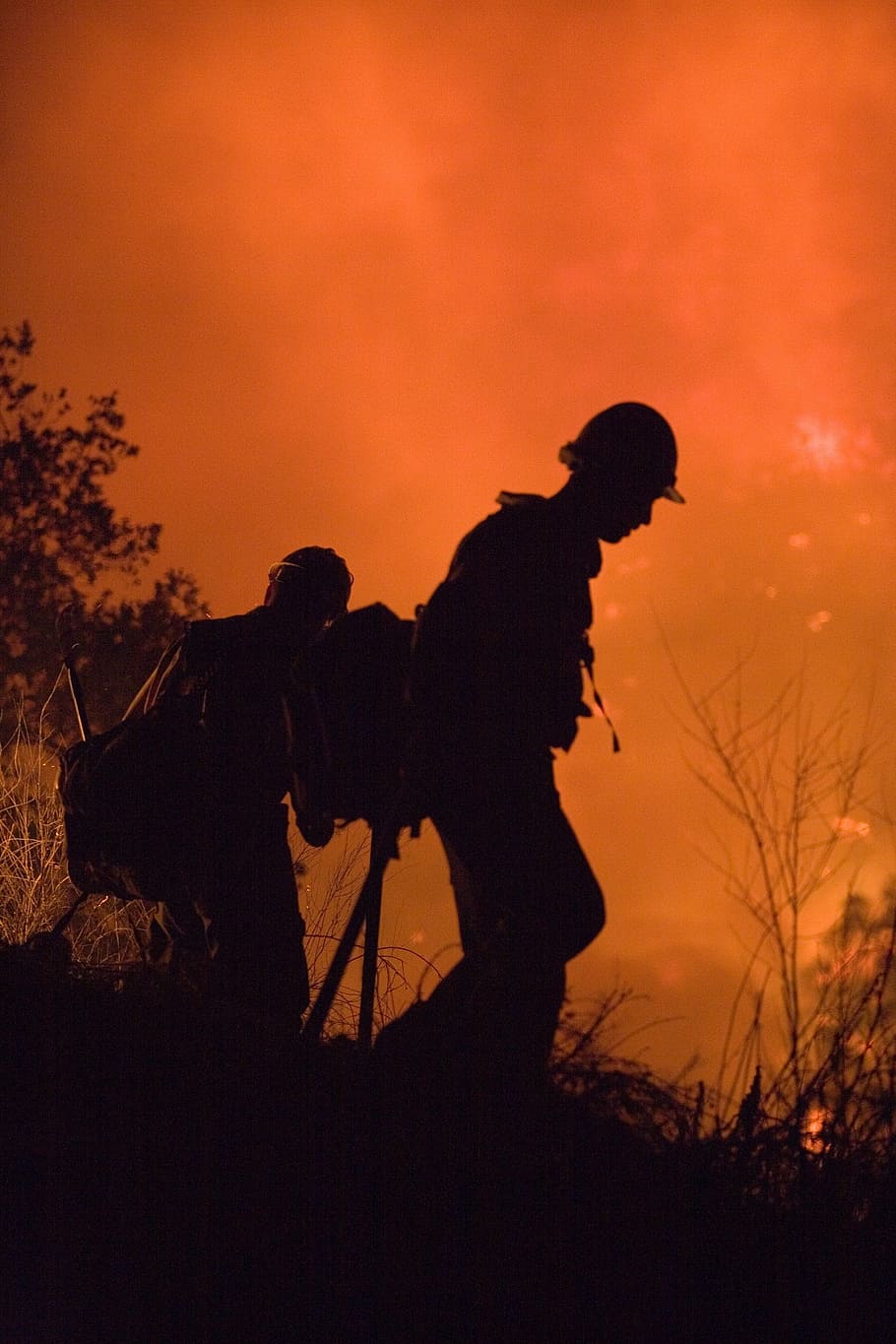 firefighter, forest fire, silhouette, hot, heat, dangerous HD wallpaper