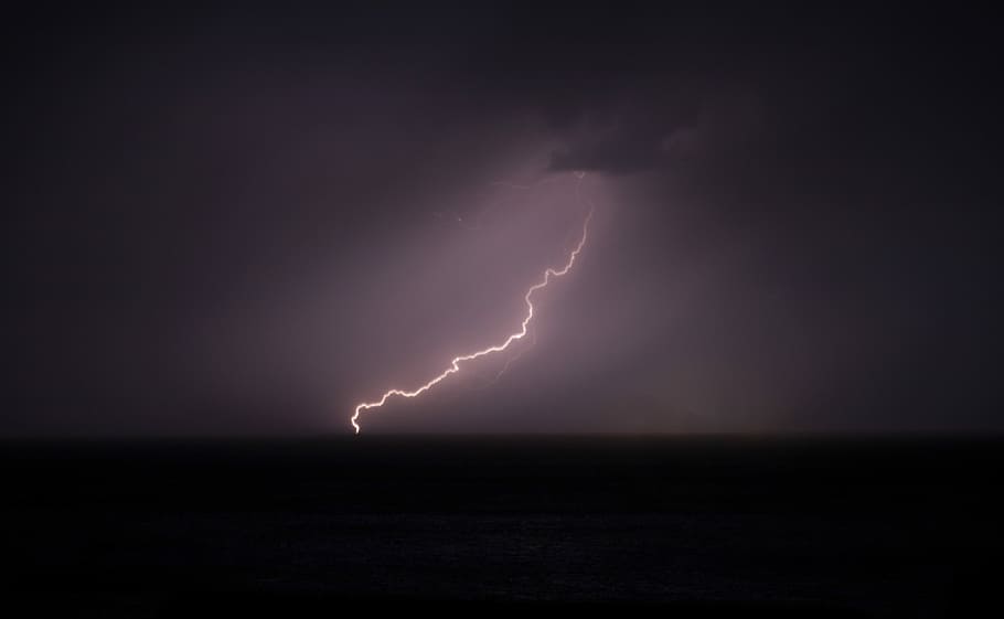 lightning during nighttime, lightning strike time lapse photo HD wallpaper