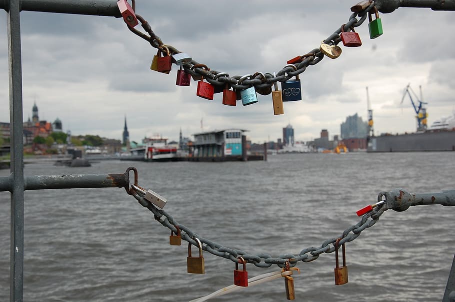 bridge, quay, city, padlock, hanging, security, water, metal HD wallpaper