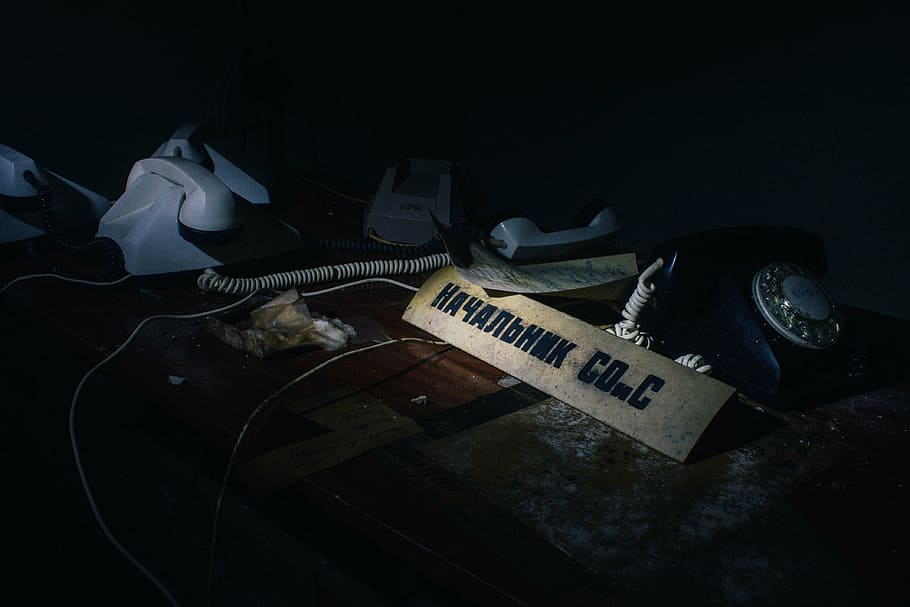 table, head, cell phones, bunker, the abandoned, no people HD wallpaper