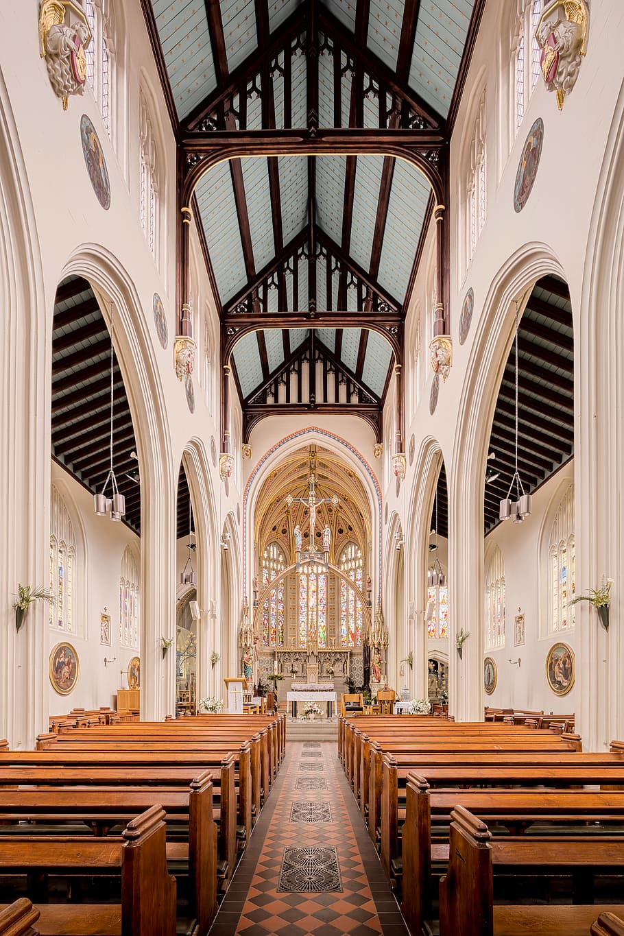 white and brown church interior, brown pews lined in church, ceiling HD wallpaper