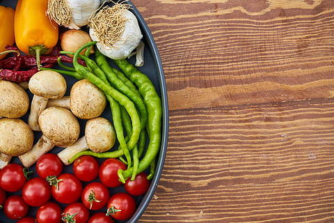 gray steel container filled with assorted vegetables, tomato HD wallpaper