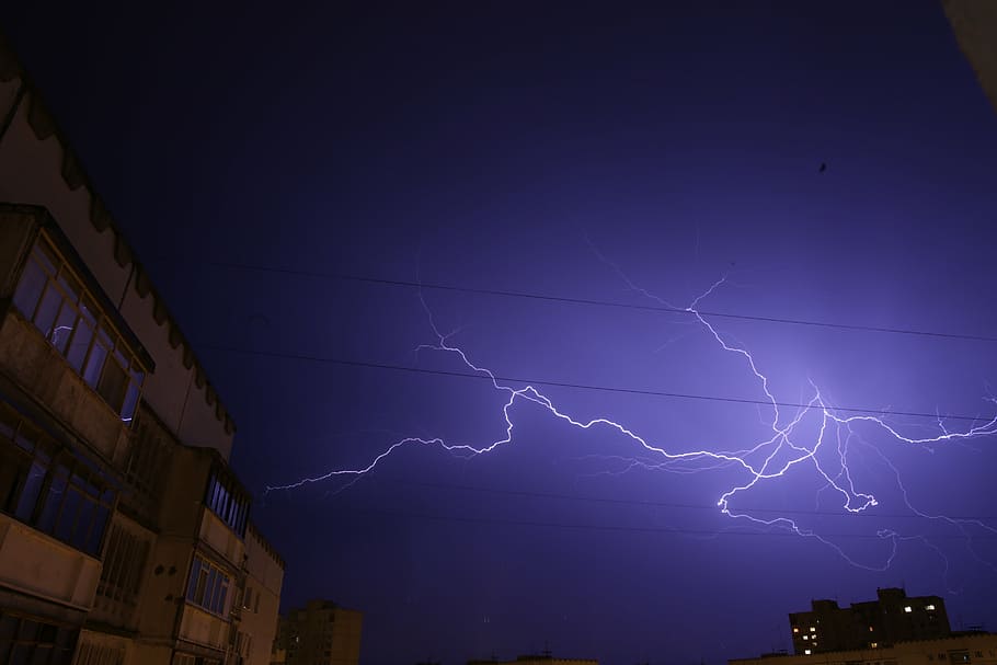 lightning strikes, thunderstorm, sky, house, building, window HD wallpaper