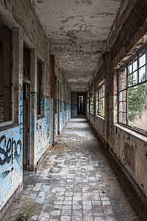 empty hallway of abandoned building, background, expired, stone HD wallpaper