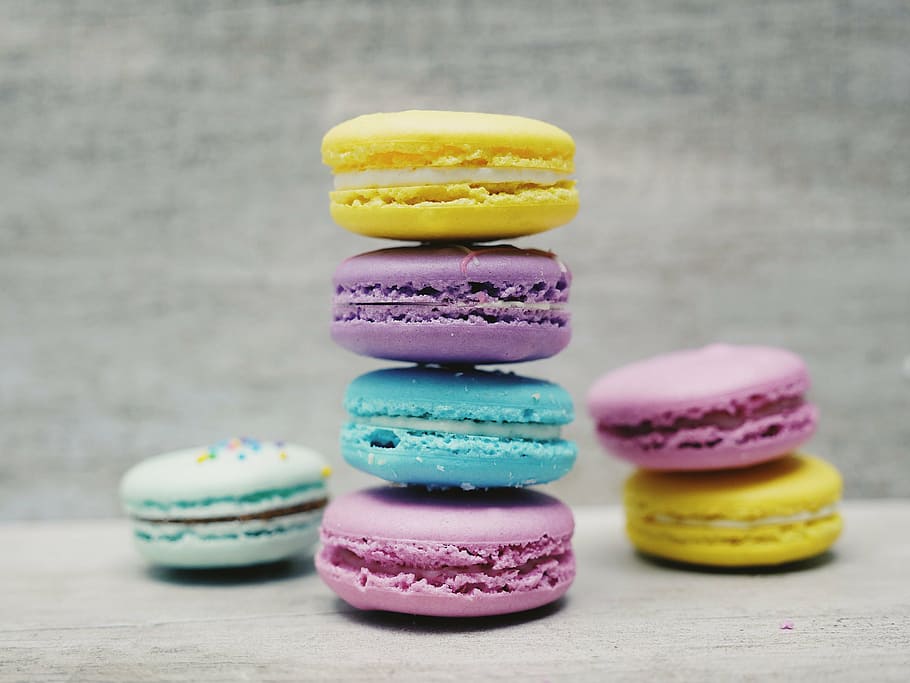 shallow focus photography of French macaroons, bake, pastry HD wallpaper