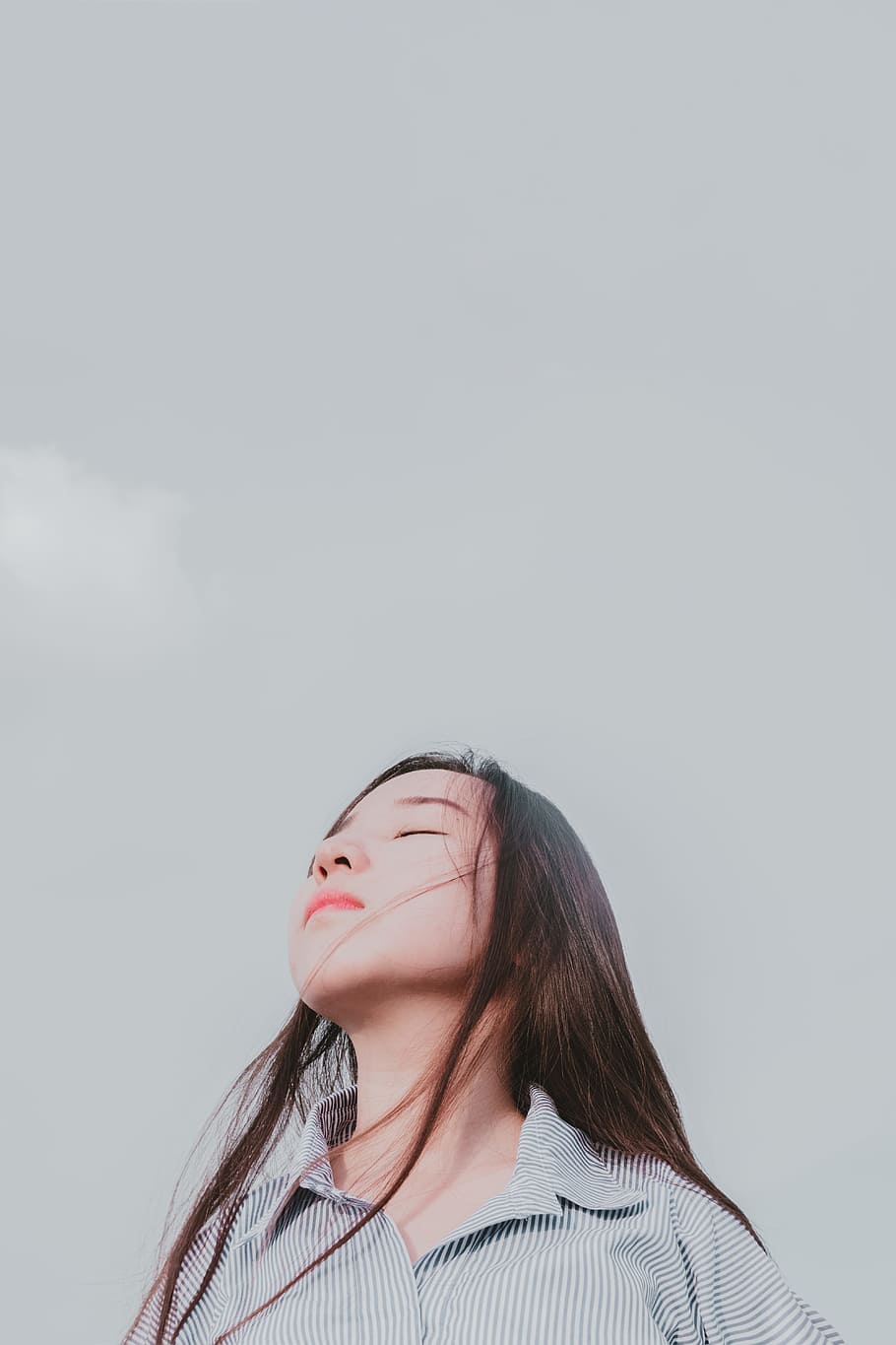 woman wearing white and blue pinstriped button-up top, woman in black and white pinstripes dress shirt on white background HD wallpaper