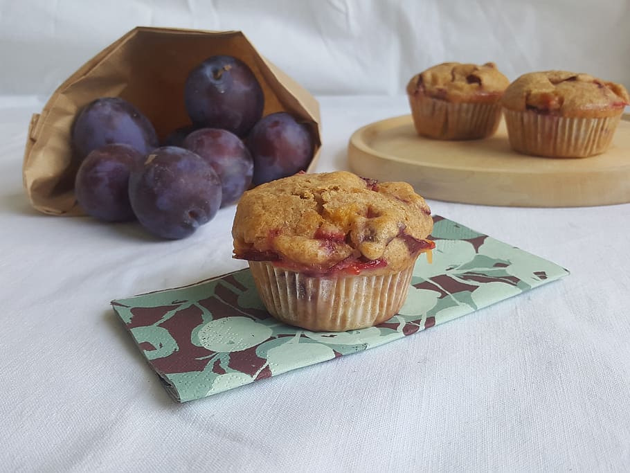 plum, muffins, cake, bake, plums, pastries, delicious, eat HD wallpaper