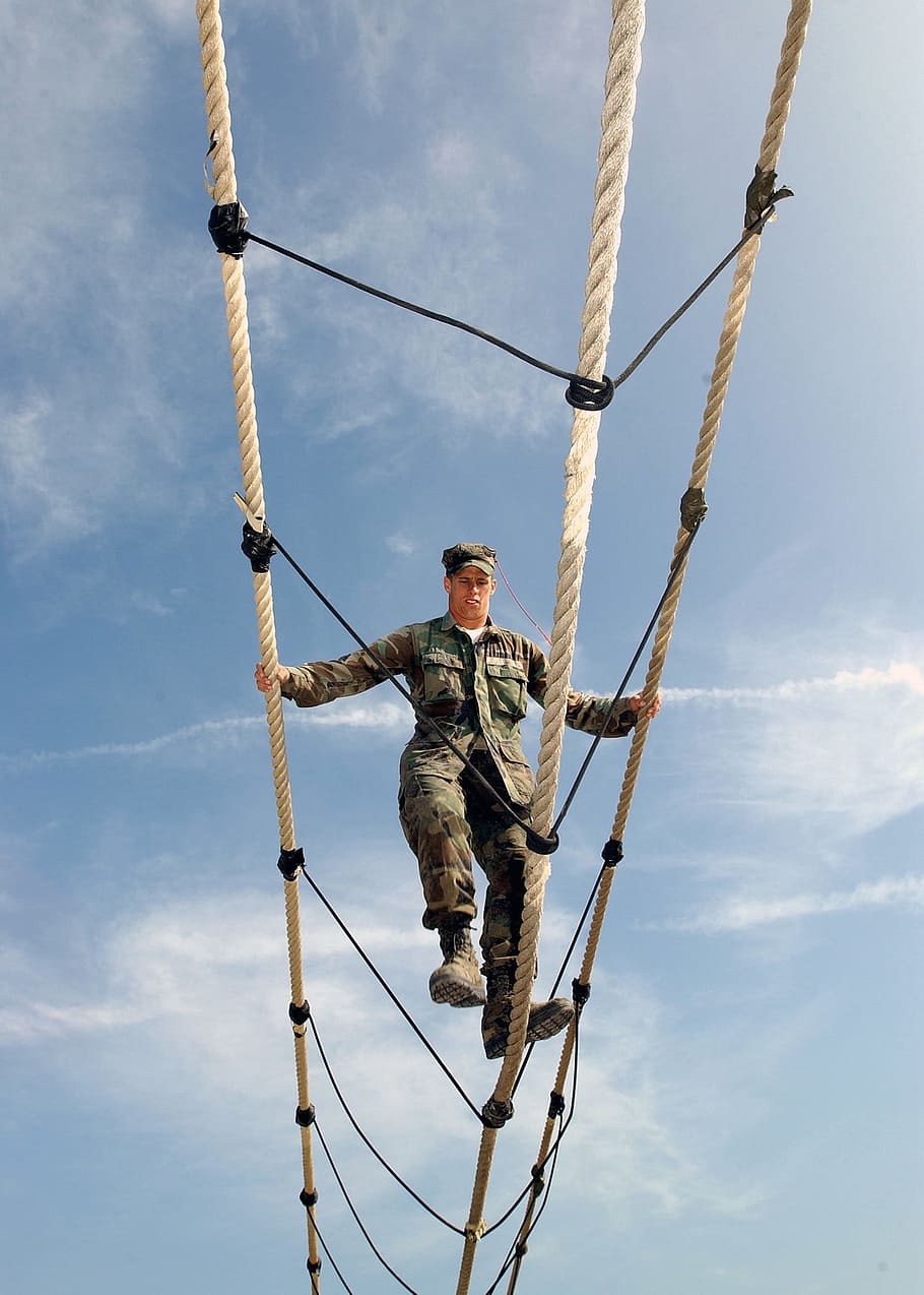 man crossing training rope, Obstacle, Ropes Course, military, HD wallpaper