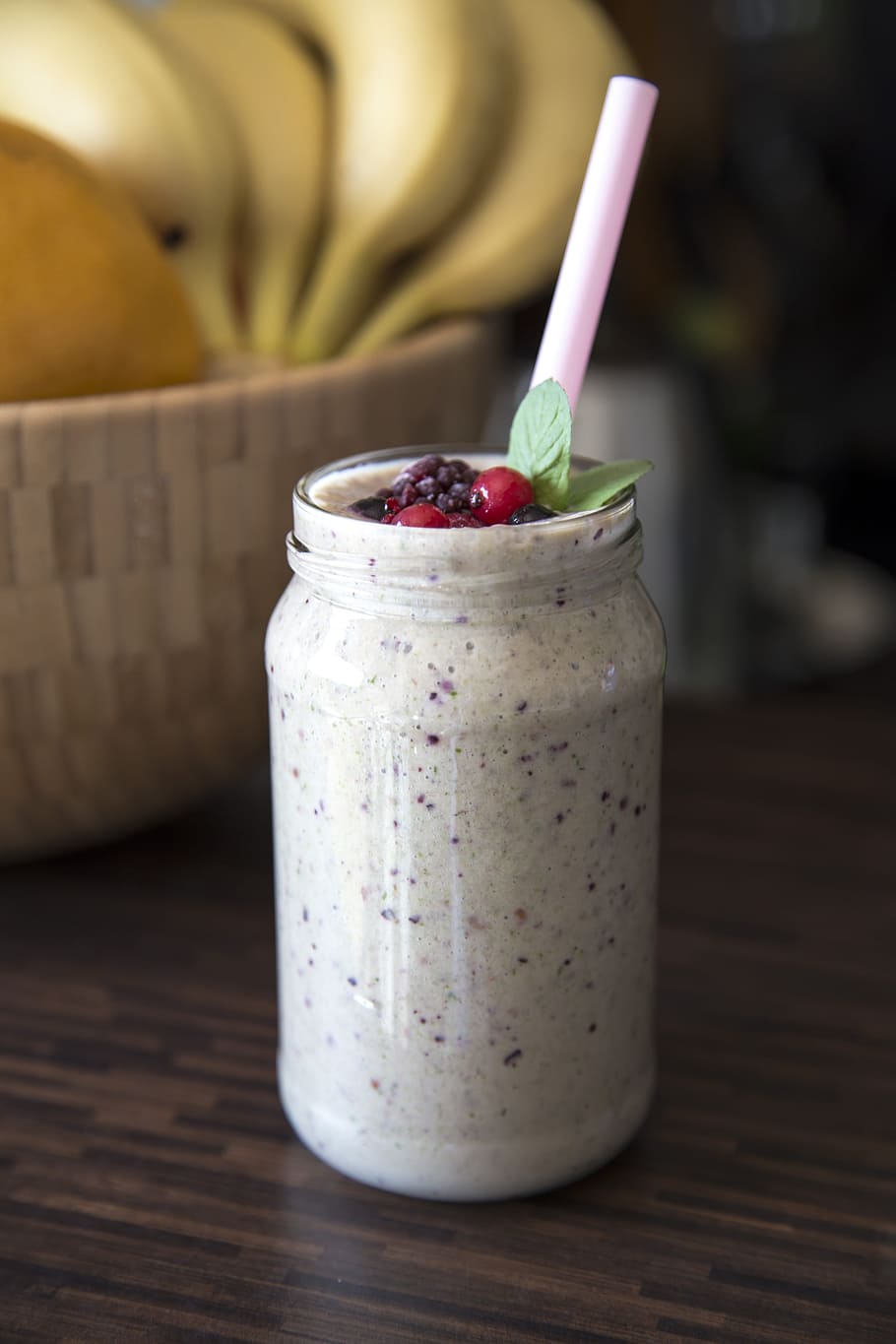 shallow focus photography of milk shake filled in glass jar, smoothie