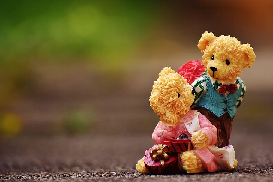 two brown bear figurines, lovers, valentine's day, figures, funny, HD wallpaper