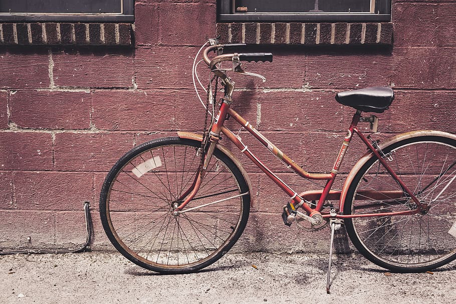 brown rigid bike near the concrete wall, urban, objects, lazy, HD wallpaper