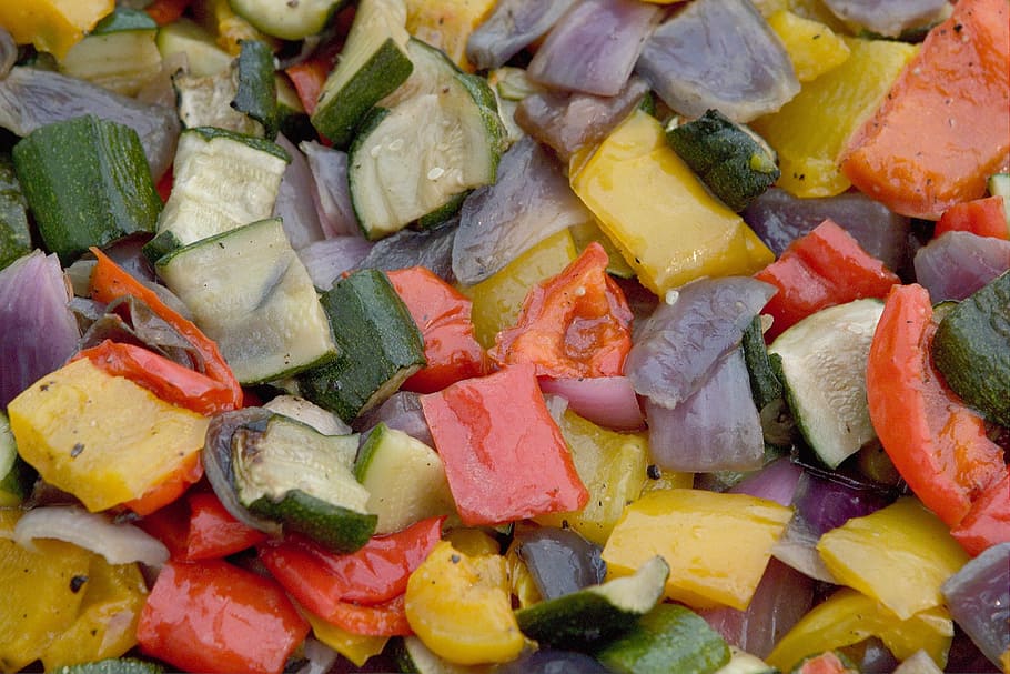 sliced vegetable dish, roasted vegetables, courgettes, peppers HD wallpaper