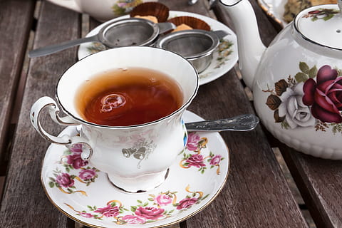 white teacup with tea and spoon, tee, service, earl gray, teapot HD wallpaper
