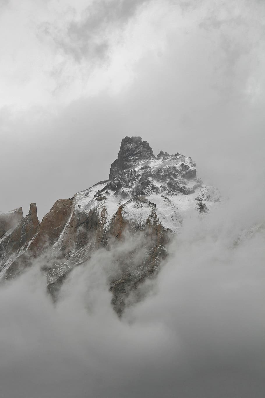 aerial view photography of snowy mountain, mountain range with snow and cloudy sky HD wallpaper